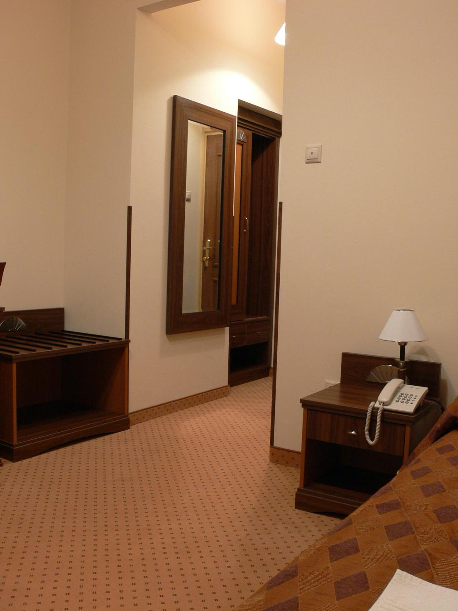 Oereg Miskolcz Hotel Экстерьер фото