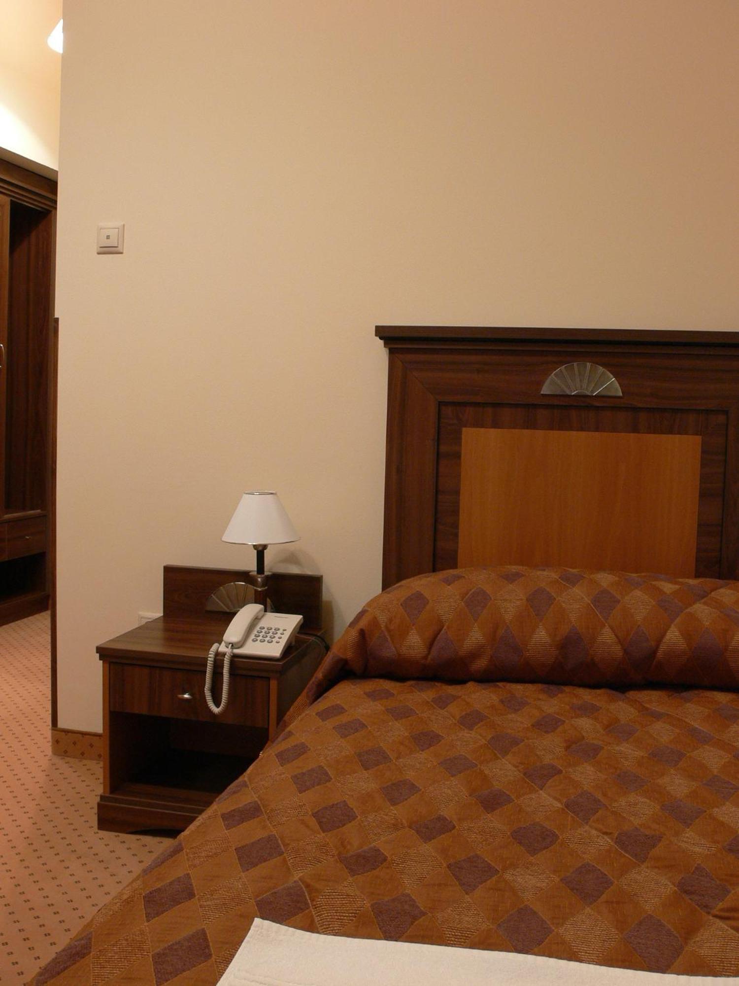 Oereg Miskolcz Hotel Экстерьер фото